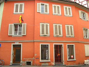 Nordostansicht / Haus zum gelben Schaf, zum Eichhörnchen in 78462 Konstanz (2008 - Schoenenberg) Nordostansicht / Haus zum gelben Schaf, zum Eichhörnchen in 78462 Konstanz (2008 - Schoenenberg)