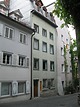 Konstanz, Klostergasse 3 (in der Mitte)
(Schoenenberg 2008) / Wohnhaus in 78462 Konstanz Konstanz, Klostergasse 3 (in der Mitte)
(Schoenenberg 2008) / Wohnhaus in 78462 Konstanz