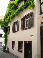 Konstanz, Niederburggasse 4; Ansicht von der Niederburggasse Richtung Westen / Wohnhaus in 78462 Konstanz (20.05.2012 - Schönenberg)