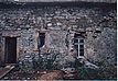 Ostwand Ostflügel (von Osten). Oberhalb und links von der kleinen Fensteröffnung Reste der ehemaligen Rüsthölzer. / Ehemaliges Kloster in 74706 Schlierstadt