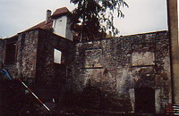 Ostflügel außen, links: bebauter Bergfriedstumpf, von NO. / Schloss Neuenbürg in 75305 Neuenbürg Ostflügel außen, links: bebauter Bergfriedstumpf, von NO. / Schloss Neuenbürg in 75305 Neuenbürg