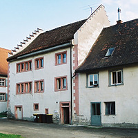 Ostbau (Wohnteil) von Nordwesten, daran anschließend der östliche Abschnitt des Westbaus / Altes Rentamt / Farrenstall in 78187 Geisingen