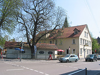 Ansicht des Gebäudes mit Biergarten von Nordwesten (2007) / Gasthaus Löwen in 70329 Stuttgart-Hedelfingen