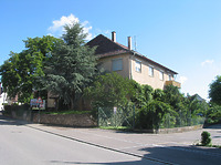 Südwestliche Ansicht des heutigen Wohnhauses mit Resten des ehemaligen Schlosses (2007) / ehem. Schloss in 71159 Mötzingen Südwestliche Ansicht des heutigen Wohnhauses mit Resten des ehemaligen Schlosses (2007) / ehem. Schloss in 71159 Mötzingen