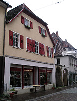  Wohn- und Geschäftshaus, Ansicht von Nordosten, 
Urheber: Regierungspräsidium Karlsruhe, RPK, Ref. 26 / Wohn- und Geschäftshaus in 75015 Bretten