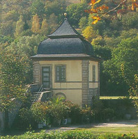 Unterer Pavillon (Grottenpavillon) im Schlossgarten Weikersheim / Unterer Pavillon (Grottenpavillon) in 97990 Weikersheim Unterer Pavillon (Grottenpavillon) im Schlossgarten Weikersheim / Unterer Pavillon (Grottenpavillon) in 97990 Weikersheim