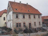 Ostfassade
Quelle: Bestandsdokumentation von Erb und Friedel, Eberbach / Ehem. Schul- und Rathaus in 69429 Waldbrunn, Waldkatzenbach