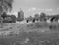 Pliensauturm und Pliensaubrücke, von Westen
(Foto Marburg, Foto: Schmidt-Glassner, Helga; Aufnahme-Nr. 1.562.201; Aufn.-Datum: 1930/1960)
/ Pliensauturm in 73728 Esslingen am Neckar, Pliensauvorstadt Pliensauturm und Pliensaubrücke, von Westen
(Foto Marburg, Foto: Schmidt-Glassner, Helga; Aufnahme-Nr. 1.562.201; Aufn.-Datum: 1930/1960)
/ Pliensauturm in 73728 Esslingen am Neckar, Pliensauvorstadt