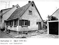 Tagelöhnerhaus in Weidenstetten, Ansicht Südost / Tagelöhnerhaus aus Weidenstetten in 89197 Weidenstetten (Restaurierungsbericht von Lutz Walter (1992) (Anhang II, Aufnahme 2)) Tagelöhnerhaus in Weidenstetten, Ansicht Südost / Tagelöhnerhaus aus Weidenstetten in 89197 Weidenstetten (Restaurierungsbericht von Lutz Walter (1992) (Anhang II, Aufnahme 2))