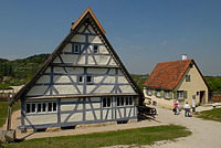Weberhaus im FLM Beuren / Weberhaus aus Laichingen in 89150 Laichingen (http://www.freilichtmuseum-beuren.de/museum/rundgang/weberhaus-aus-laichingen/) Weberhaus im FLM Beuren / Weberhaus aus Laichingen in 89150 Laichingen (http://www.freilichtmuseum-beuren.de/museum/rundgang/weberhaus-aus-laichingen/)