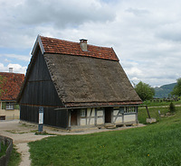 Weberhaus im FLM Beuren / Weberhaus aus Laichingen in 89150 Laichingen (http://www.freilichtmuseum-beuren.de/museum/rundgang/weberhaus-aus-laichingen/) Weberhaus im FLM Beuren / Weberhaus aus Laichingen in 89150 Laichingen (http://www.freilichtmuseum-beuren.de/museum/rundgang/weberhaus-aus-laichingen/)