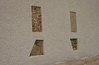 Archäologische Fenster an der Nordfassade / Ehem. Rathaus von Häslach in 72141 Walddorfhäslach, Häslach (02.09.2011 - Becker_priv.)