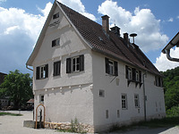 Giebelseite des Rathauses im FLM Beuren / Ehem. Rathaus von Häslach in 72141 Walddorfhäslach, Häslach (http://www.freilichtmuseum-beuren.de/museum/rundgang/rathaus-aus-haeslach/) Giebelseite des Rathauses im FLM Beuren / Ehem. Rathaus von Häslach in 72141 Walddorfhäslach, Häslach (http://www.freilichtmuseum-beuren.de/museum/rundgang/rathaus-aus-haeslach/)