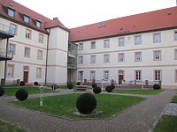 Blick nach Nordwesten im Innenhof des Klosters (2011) / Kloster Gerlachsheim in 97922 Gerlachsheim (03.11.2011 - Markus Numberger) Blick nach Nordwesten im Innenhof des Klosters (2011) / Kloster Gerlachsheim in 97922 Gerlachsheim (03.11.2011 - Markus Numberger)