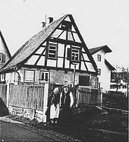 Wohnhaus vor Untersuchungsbeginn Mitte der 1980er Jahre / Wohnhaus in 70771 Echterdingen (27.11.1987 - Gromer, Bauhist. Untersuchung, 1987) Wohnhaus vor Untersuchungsbeginn Mitte der 1980er Jahre / Wohnhaus in 70771 Echterdingen (27.11.1987 - Gromer, Bauhist. Untersuchung, 1987)