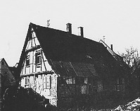 Wohnhaus noch in Echterdingen, Gesamtansicht von Nordosten (1987) / Wohnhaus in 70771 Echterdingen (27.11.1987 - Gromer, Bauhist. Untersuchung, 1987, Abb. 2) Wohnhaus noch in Echterdingen, Gesamtansicht von Nordosten (1987) / Wohnhaus in 70771 Echterdingen (27.11.1987 - Gromer, Bauhist. Untersuchung, 1987, Abb. 2)