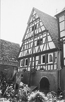 Giebel Hofraum (1973) / Fachwerkhaus in 75417 Mühlhausen, Mühlhausen an der Enz (Bildindex Foto Marbug; Neg. Nr. LDA KA 1541/29a)