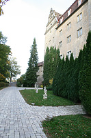 Schloss Kirchberg/Jagst, Blick gegen die Westfassade mit Renaissancegiebel (2012) / Schloss Kirchberg an der Jagst in 74592 Kirchberg an der Jagst (24.01.2012 - strebewerk.)