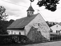 Burgkapelle St. Georg; im Vordergrund: Sakristei (2005) / Burgkapelle Sankt Georg in 78250 Tengen (03.07.2005 - http://www.hegaugold.de/)