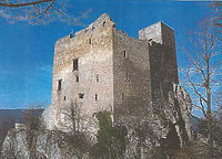 Burgruine Reußenstein, Ansicht von Südosten. / Burgruine Reußenstein in 73349 Wiesensteig, Reußenstein (26.09.2012 - Landratsamt Esslingen) Burgruine Reußenstein, Ansicht von Südosten. / Burgruine Reußenstein in 73349 Wiesensteig, Reußenstein (26.09.2012 - Landratsamt Esslingen)