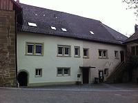 Ansicht Straßenseite, Westfassade (2012) / Wohnhaus; ehemalige Burgvogtei in 74632 Neuenstein (26.09.2012 - strebewerk)