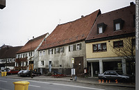Straßenfassade, Ansicht gegen Osten (1993) / Wohnhaus in 73614 Winterbach (02.05.1993 - Bildindex Foto Marburg: LAD Baden-Württemberg, Stuttgart, Foto: Kempter, ?; Aufnahme-Nr. ladbw-p1879 (color))