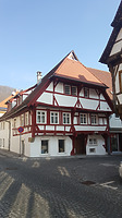 Ansicht von Süden der Giebelfassade an der Ecke Klosterstraße/ Gerbergasse / Fachwerkhaus in 89143 Blaubeuren (25.03.2018 - Christin Aghegian-Rampf)