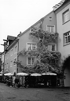 Ansicht gegen Osten (2012) / Wohn- und Geschäftshaus in 88709 Meersburg (S. Uhl, 2012) Ansicht gegen Osten (2012) / Wohn- und Geschäftshaus in 88709 Meersburg (S. Uhl, 2012)