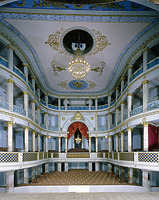 Schlosstheater, Blick ins Parkett Richtung Herzogsloge (1960/1990) / Schlosstheater in 71642 Ludwigsburg (Bildindex Foto Marburg: Foto: Jeiter, Michael, Aufnahme-Nr. C 435.783)