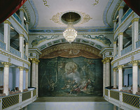 Schlosstheater, Blick aus der Herzogsloge zur Bühne (1970/1994) / Schlosstheater in 71642 Ludwigsburg (Bildindex Foto Marburg: Foto: Jeiter, Michael, Aufnahme-Nr. C 437.993)