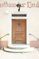 Eingang / Ehem. Gasthaus zur Linde in 79426 Buggingen (24.09.2013 - Lohrum Burghard) Eingang / Ehem. Gasthaus zur Linde in 79426 Buggingen (24.09.2013 - Lohrum Burghard)