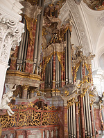 Ansicht der Gabler-Orgel von der südlichen Empore aus. / Basilika St. Martin und Oswald in 88250 Weingarten (29.03.2012 - Foto: Schädel, Stefan; strebewerk. Riegler Läpple Partnerschaft Ingenieure, Stuttgart) Ansicht der Gabler-Orgel von der südlichen Empore aus. / Basilika St. Martin und Oswald in 88250 Weingarten (29.03.2012 - Foto: Schädel, Stefan; strebewerk. Riegler Läpple Partnerschaft Ingenieure, Stuttgart)