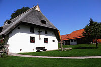 Klausenhof in 79737 Herrischried (19.08.2012 - http://www.herrischried.de/sriscms/freizeit/klausenhof.html, letzter Zugriff 18.11.2014)