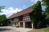 Blick aud südöstl. Traufseite / Bäuerliches Anwesen in 88368 Bergatreute (12.06.2014)