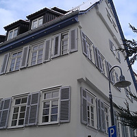 Kornsches Haus (ehem. Stadtschreiberei) in 71229 Leonberg (http://www.leonberg.de/B%C3%BCrger-Stadt/Unsere-Stadt/Sehenswertes-Leonberg/Geschichtliche-Rundg%C3%A4nge/index.php?La=1&NavID=2075.265&object=tx%7C2155.595.1&kat=&kuo=2&sub=0, letzter Zugriff 18.11.2014) Kornsches Haus (ehem. Stadtschreiberei) in 71229 Leonberg (http://www.leonberg.de/B%C3%BCrger-Stadt/Unsere-Stadt/Sehenswertes-Leonberg/Geschichtliche-Rundg%C3%A4nge/index.php?La=1&NavID=2075.265&object=tx%7C2155.595.1&kat=&kuo=2&sub=0, letzter Zugriff 18.11.2014)