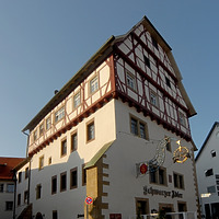 Gasthof "Schwarzer Adler" in 71229 Leonberg (18.08.2009 - http://www.leonberg.de/media/custom/2155_1915_1_g.JPG?1361884583, letzter Zugriff 18.11.2014) Gasthof "Schwarzer Adler" in 71229 Leonberg (18.08.2009 - http://www.leonberg.de/media/custom/2155_1915_1_g.JPG?1361884583, letzter Zugriff 18.11.2014)