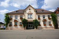 Ansicht von der Hauptstraße / sog. Torhaus in 79336 Herbolzheim (28.06.2009 - http://www.herbolzheim.de/,Lde/startseite/Stadt+_+Stadtteile/Torhaus.html, abgerufen am 4.11.2014) Ansicht von der Hauptstraße / sog. Torhaus in 79336 Herbolzheim (28.06.2009 - http://www.herbolzheim.de/,Lde/startseite/Stadt+_+Stadtteile/Torhaus.html, abgerufen am 4.11.2014)